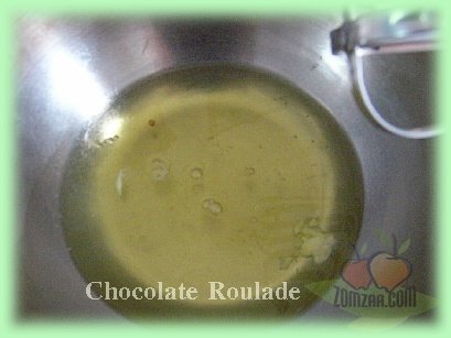 วิธีทำChocolate Roulade  (ช็อคโกแล็ตม้วน)ขั้นตอนที่ 16